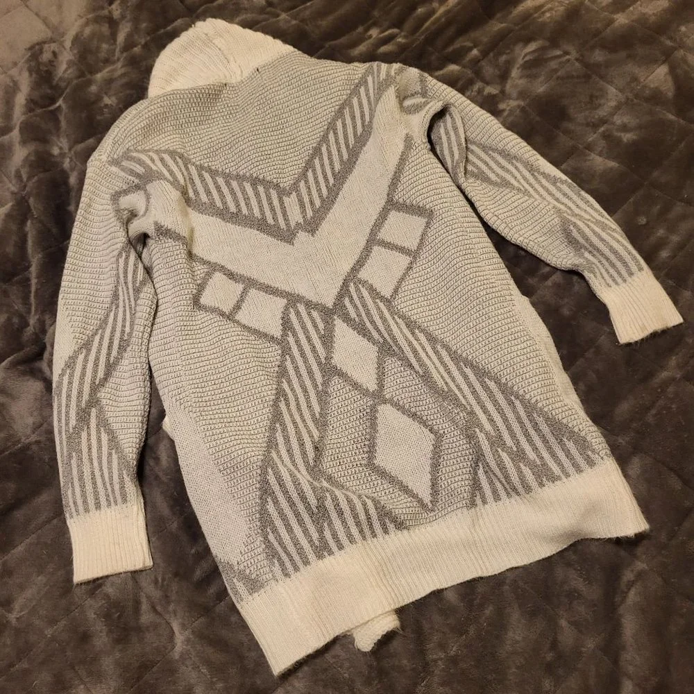 Lovemarks Women's Acrylic Cardigan, Gray & White, Size Medium - Picture 2 of 8